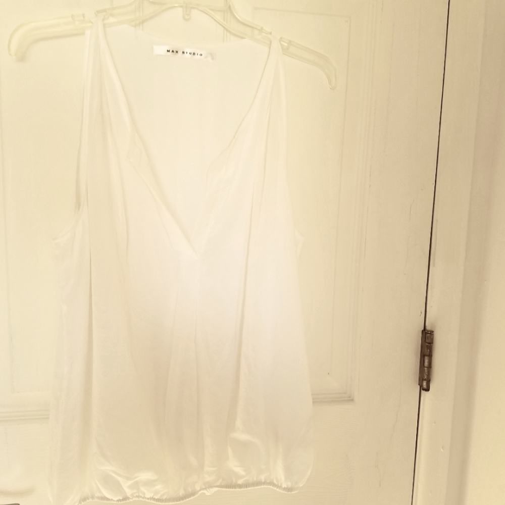 Max Studio Off White Sleeveless Blouse (L)
